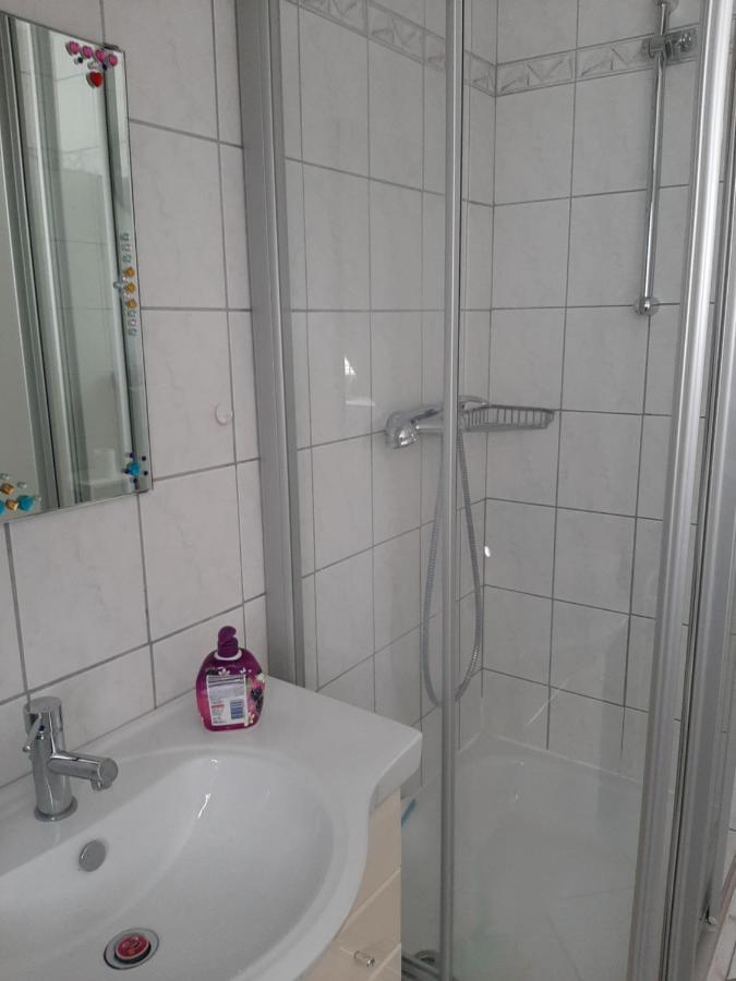 Familienfreundliche Ferienwohnung Auf Dem Lande Monteur Wohnung Hessisch Oldendorf Buitenkant foto